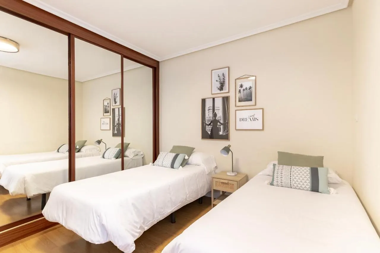 Akomodat En Apartamento En El Centro De Bilbao Con Parking 0*,  Spain