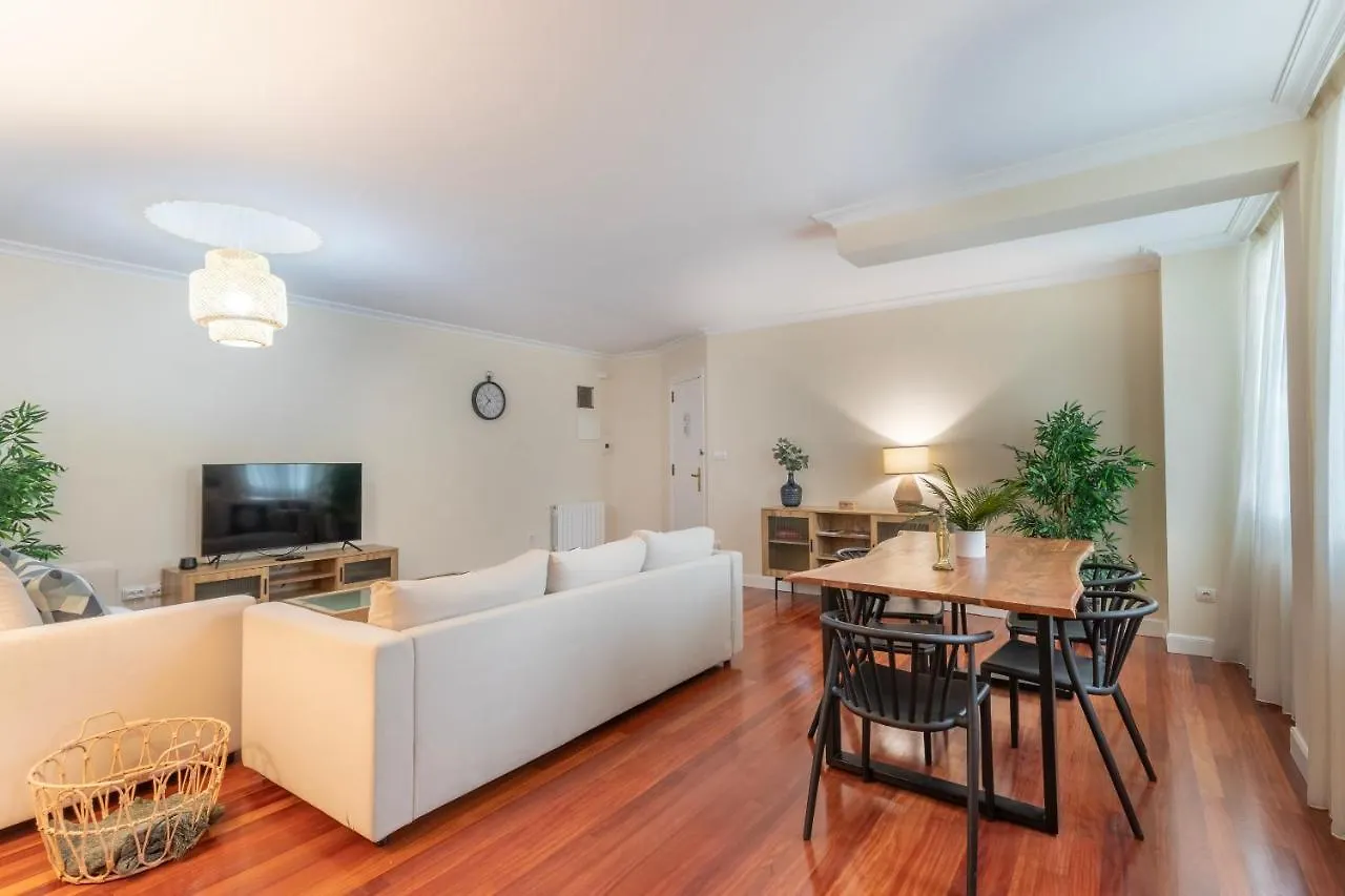 Akomodat En Apartamento En El Centro De Bilbao Con Parking Apartment