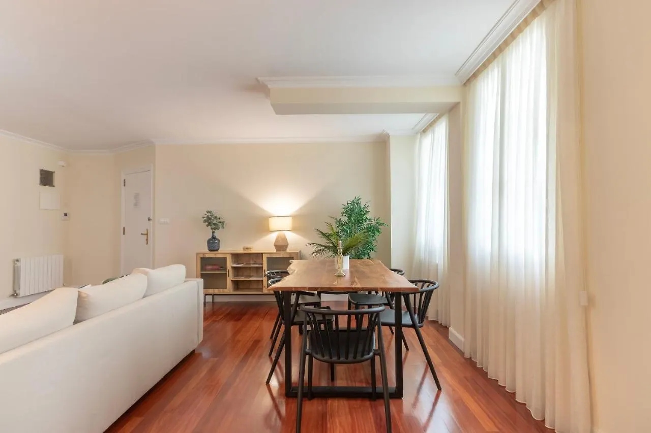 Apartamento Recién reformado en el centro parking Bilbao 0*,  España